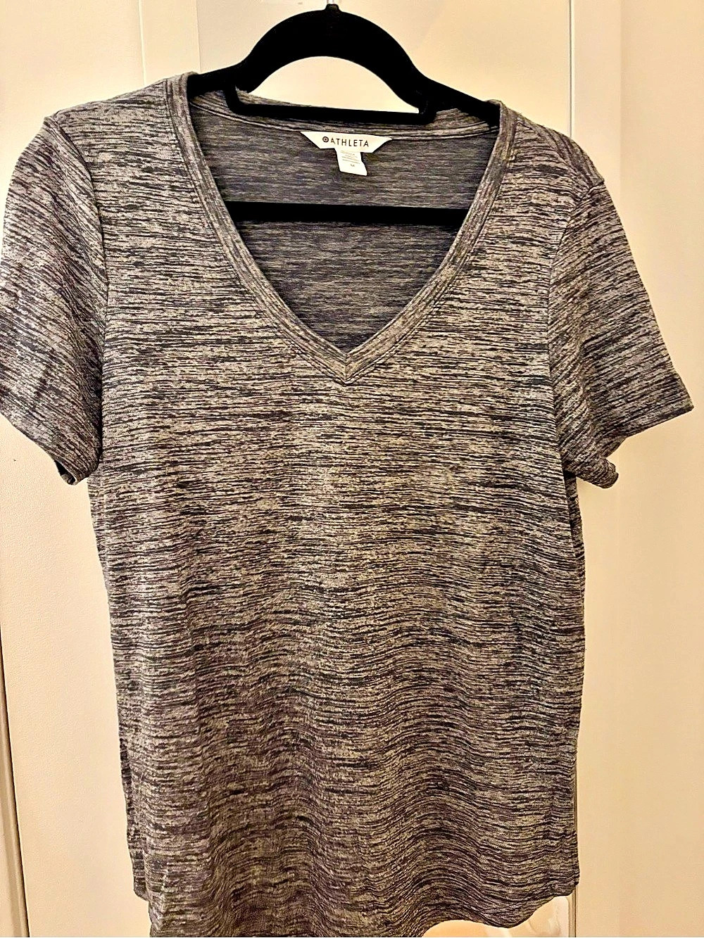 Athleta Short Sleeve V-Neck Tee in Gray Size Medium